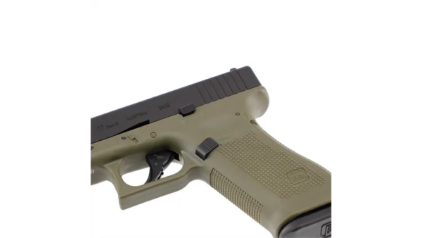 Umarex – 5.8471 Glock17 Gen5 BBCo2 Pistol Battlefield Green by Umarex (UMGL17G5BG)